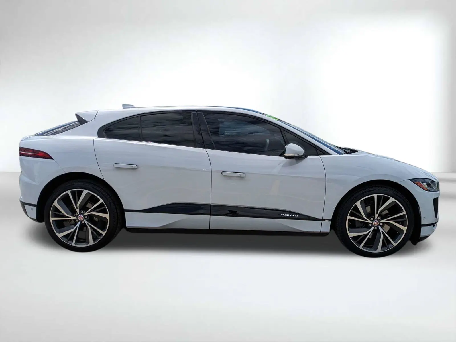 2020 Jaguar I-PACE EV400 SE photo 3