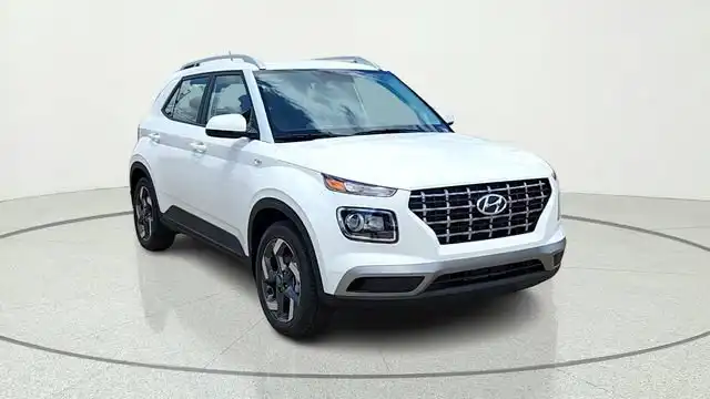 2026 Hyundai Venue SEL w/ 2-Tone Roof IVT's photo