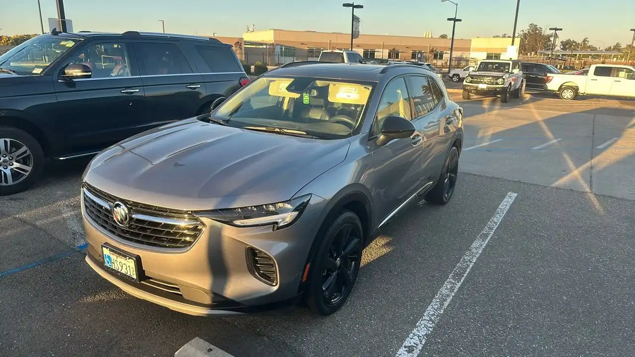 2022 Buick Envision Essence FWD's photo