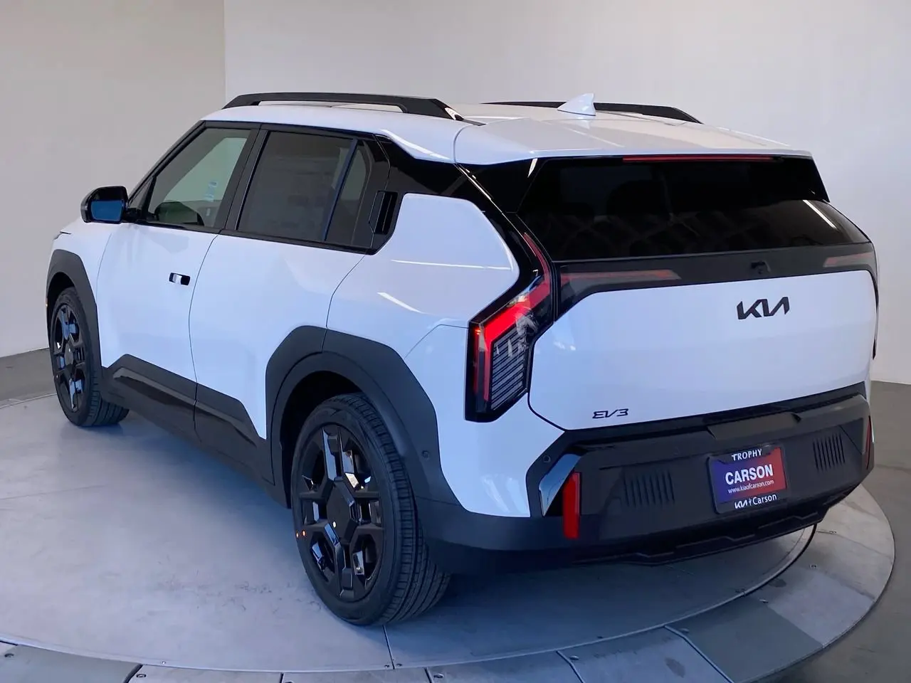 2027 Kia EV3 AWD Land photo 3