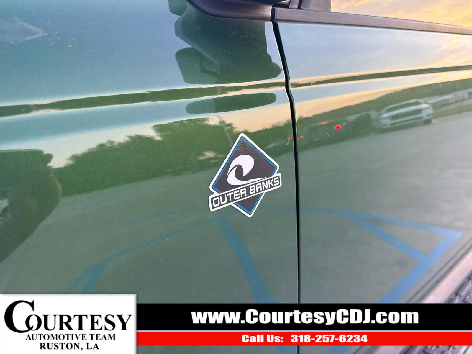 2025 Ford Bronco Outer Banks 4WD photo 5