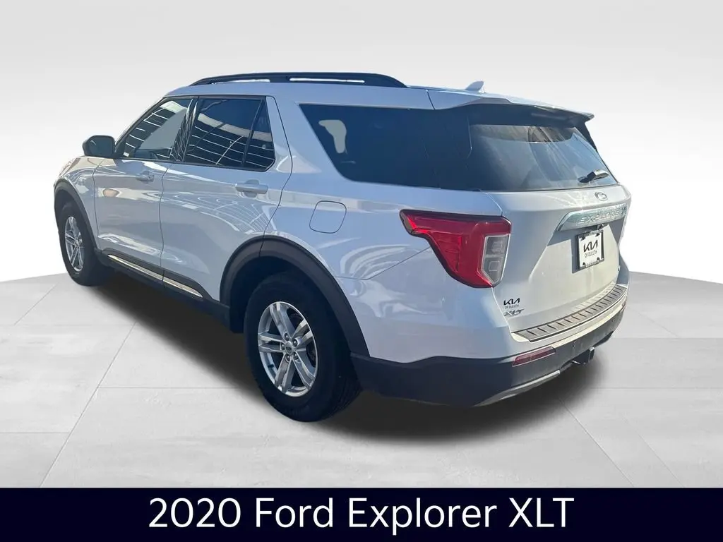 2020 Ford Explorer XLT 4WD photo 3