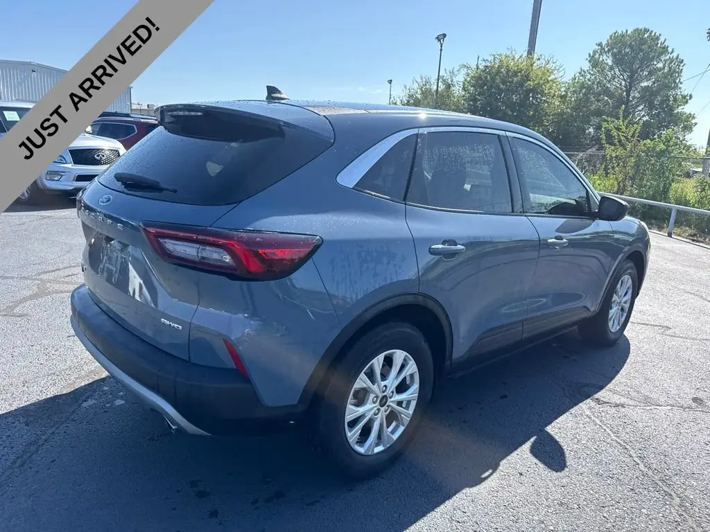 2024 Ford Escape Active AWD photo 5