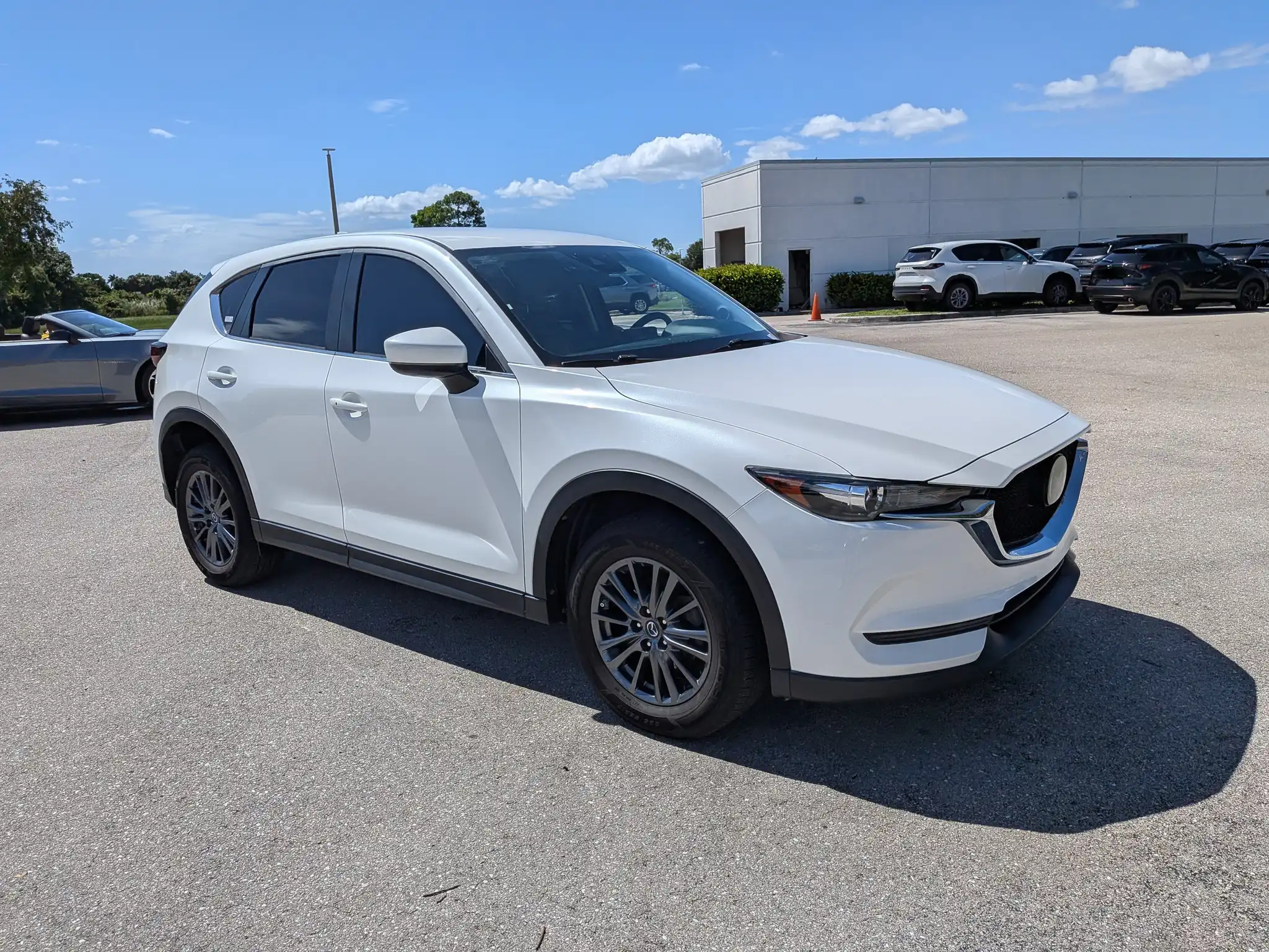 2020 Mazda CX-5 Touring Auto's photo