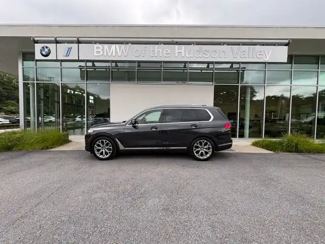 2020 BMW X7 xDrive40i's photo