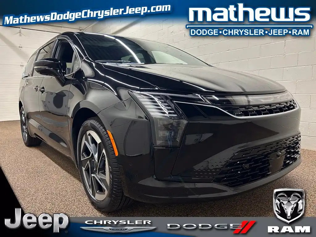 2027 Chrysler Pacifica Limited's photo