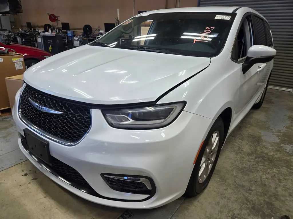 Vehicle Image 2