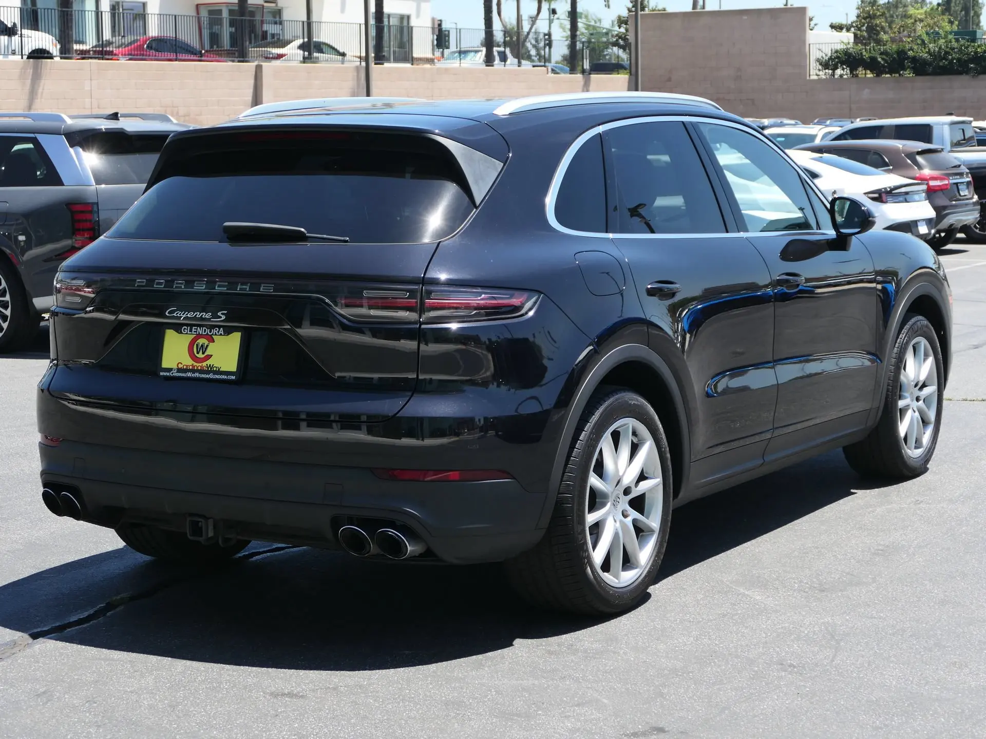 2019 Porsche Cayenne S photo 3