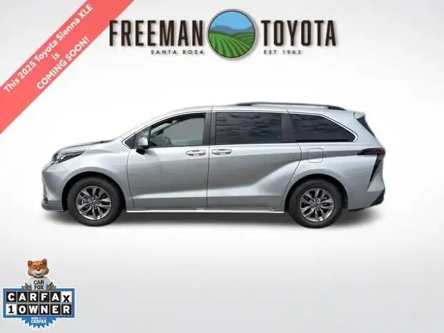 2025 Toyota Sienna XLE 8-Passenger Hybrid FWD's photo