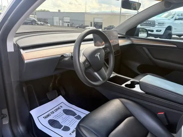 2023 Tesla Model Y Long Range Dual Motor AWD photo 3