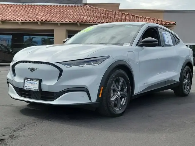 2023 Ford Mustang-Mach-e Select photo 5