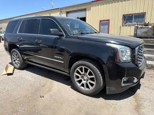 2018 GMC Yukon 4WD Denali's photo