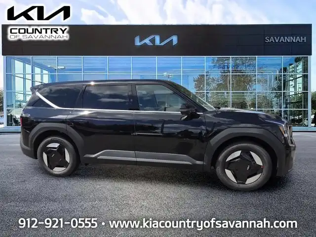 2026 Kia EV9 Light's photo