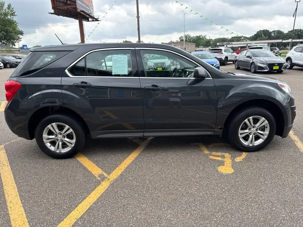 2013 Chevrolet Equinox LS photo 4