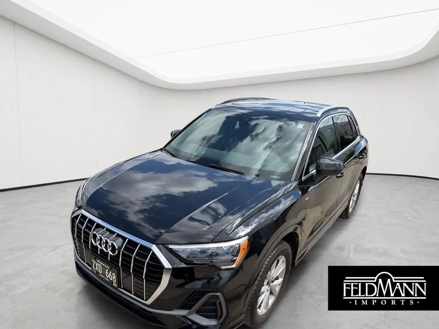 2022 Audi Q3 45 TFSI S Line Premium quattro's photo