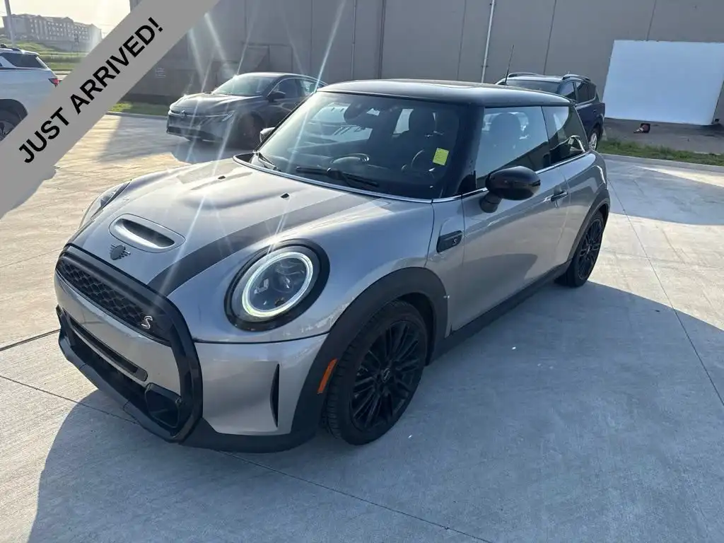 2024 MINI Hardtop Cooper S's photo