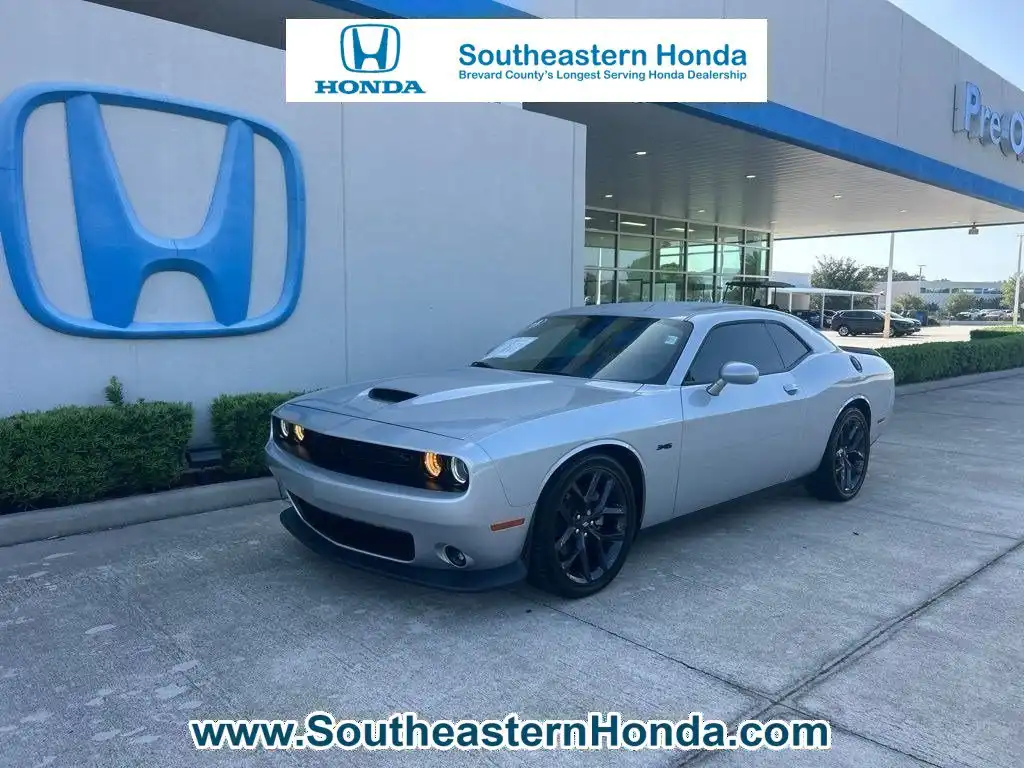 2023 Dodge Challenger R/T's photo