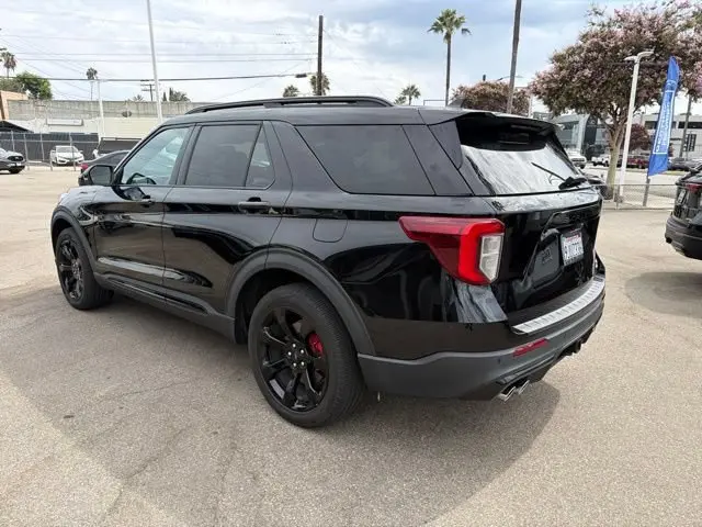 2023 Ford Explorer ST 4WD photo 5