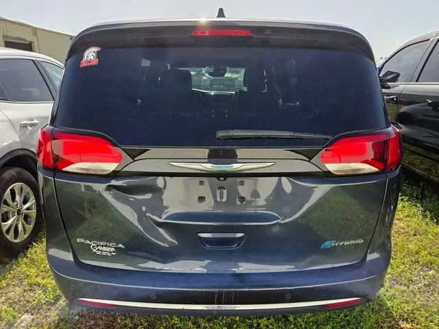 2020 Chrysler Pacifica Hybrid Limited photo 5