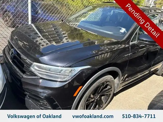 2023 Volkswagen Tiguan 2.0T SE R-Line Black's photo