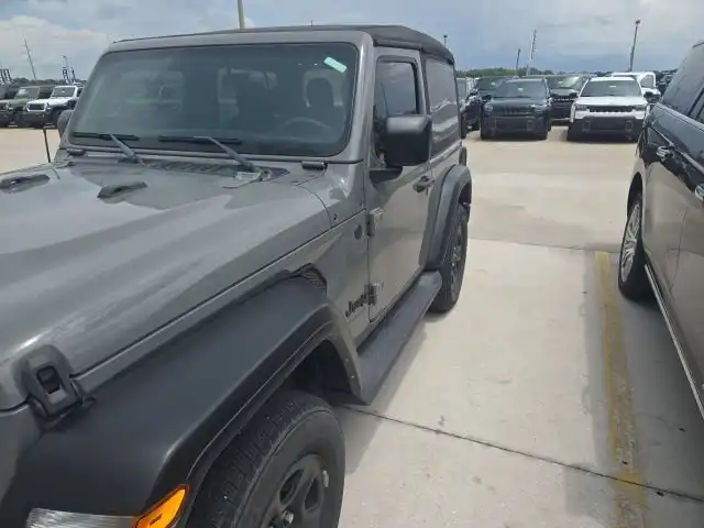 2022 Jeep Wrangler Sport's photo