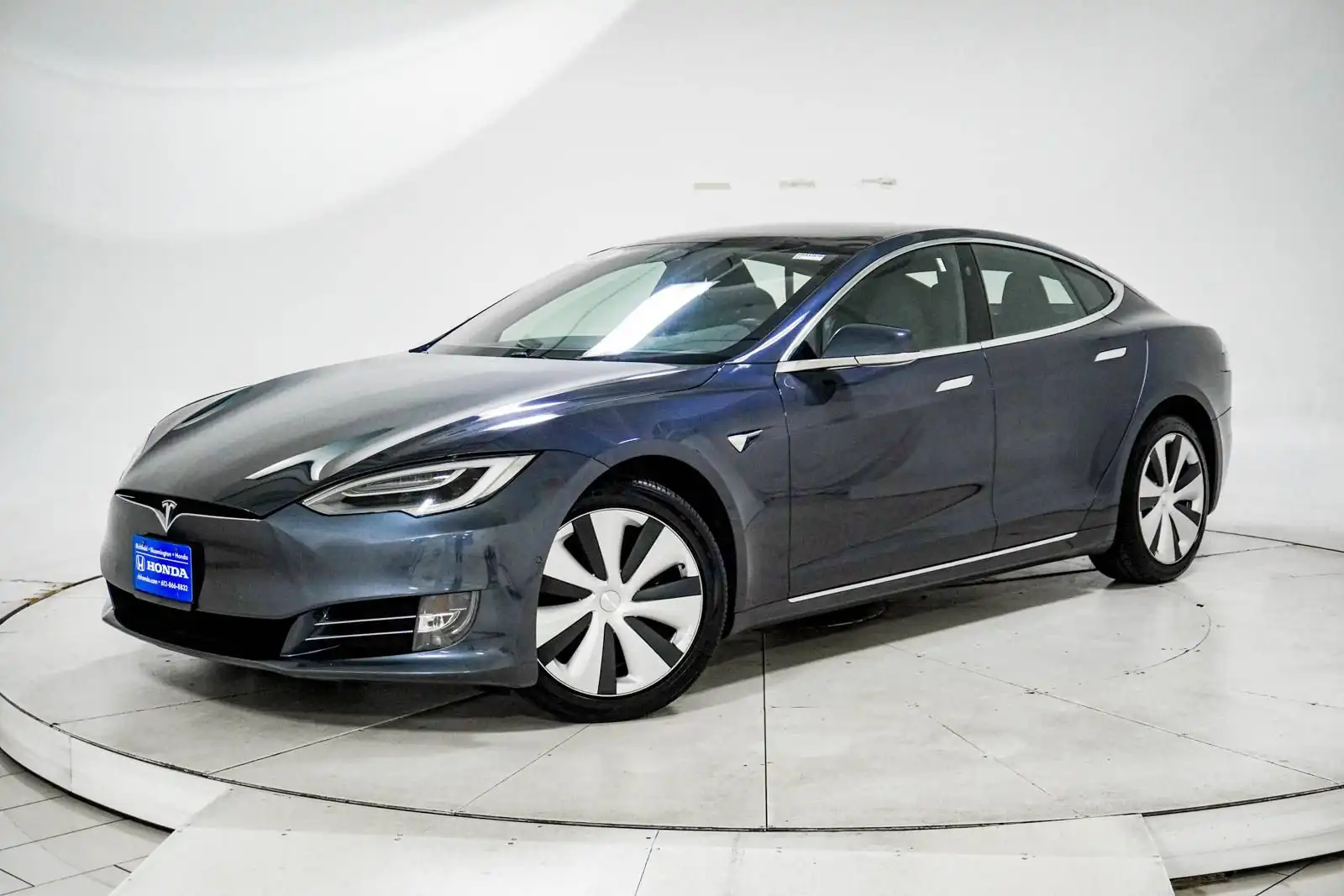 2021 Tesla Model S Long Range Plus's photo
