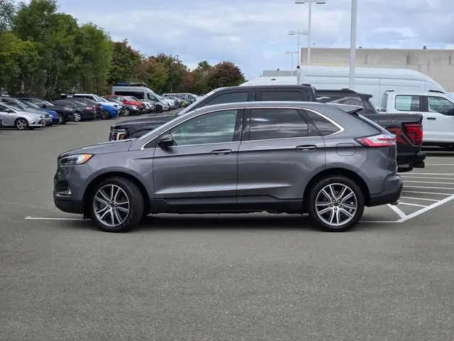 2024 Ford Edge Titanium AWD photo 3
