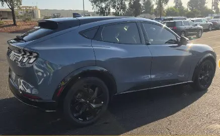 2023 Ford Mustang-Mach-e Premium photo 5