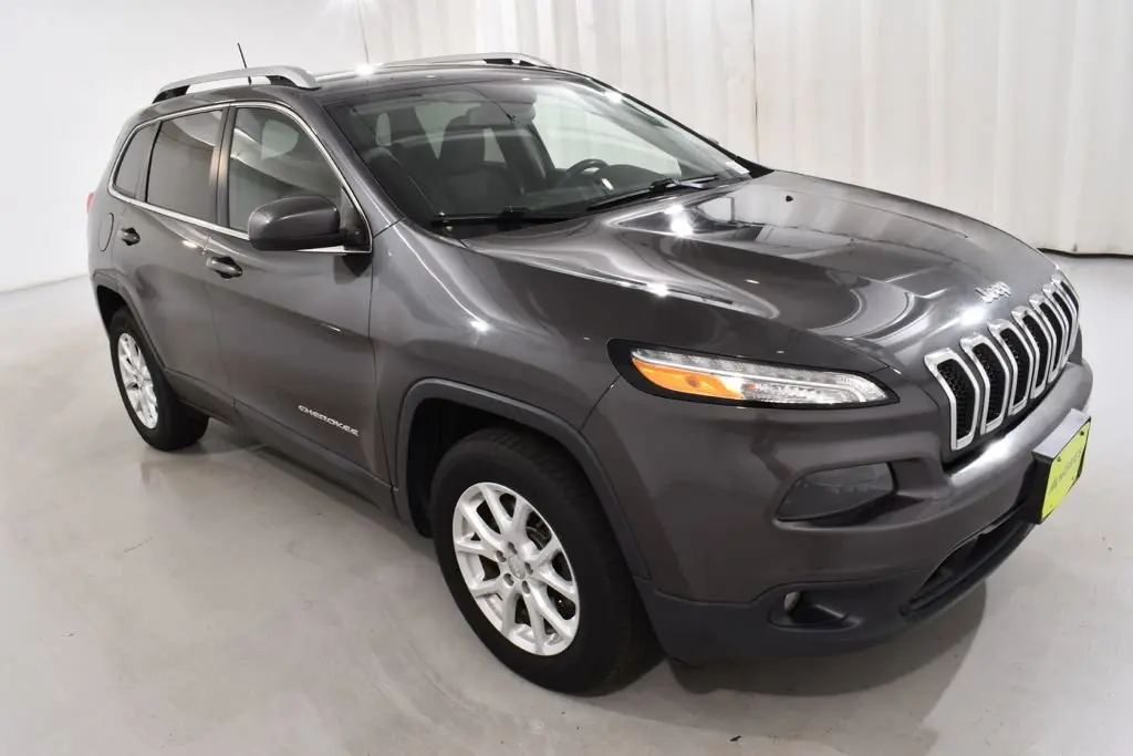2017 Jeep Cherokee Latitude 4WD photo 5