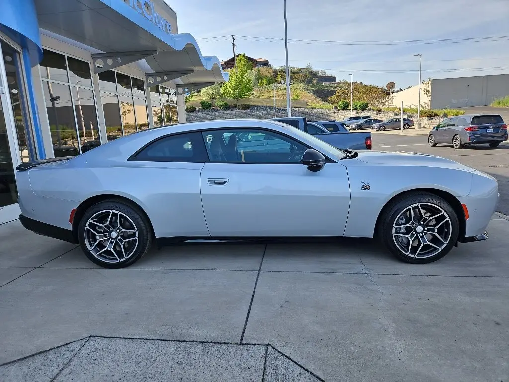 2026 Dodge Charger Scat Pack Plus AWD photo 4