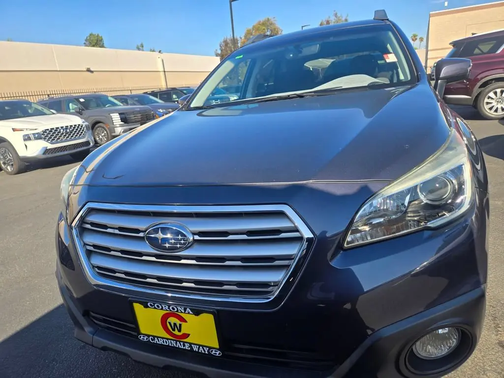 2017 Subaru Outback 2.5i Premium photo 3