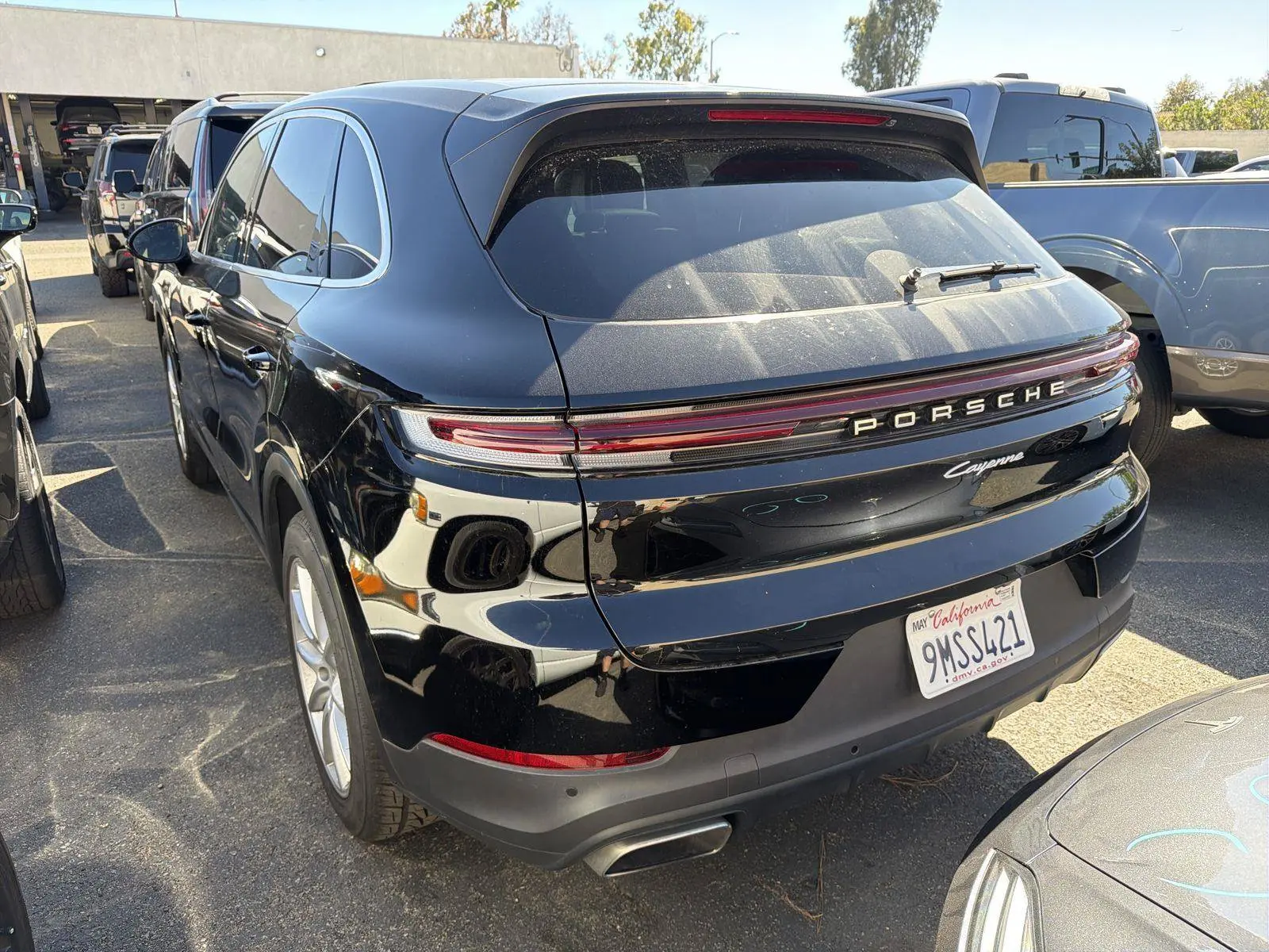 2024 Porsche Cayenne Base photo 3