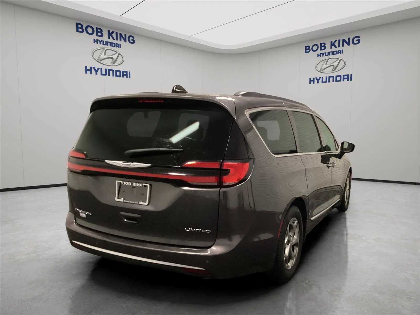2023 Chrysler Pacifica Limited photo 5