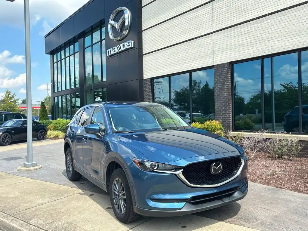 2021 Mazda CX-5 Touring Auto's photo