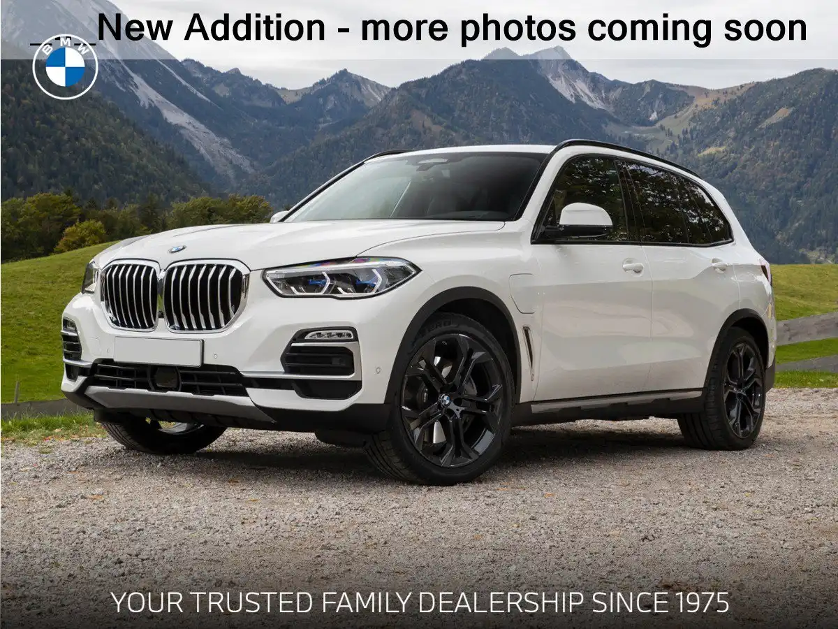 2022 BMW X5 xDrive45e's photo