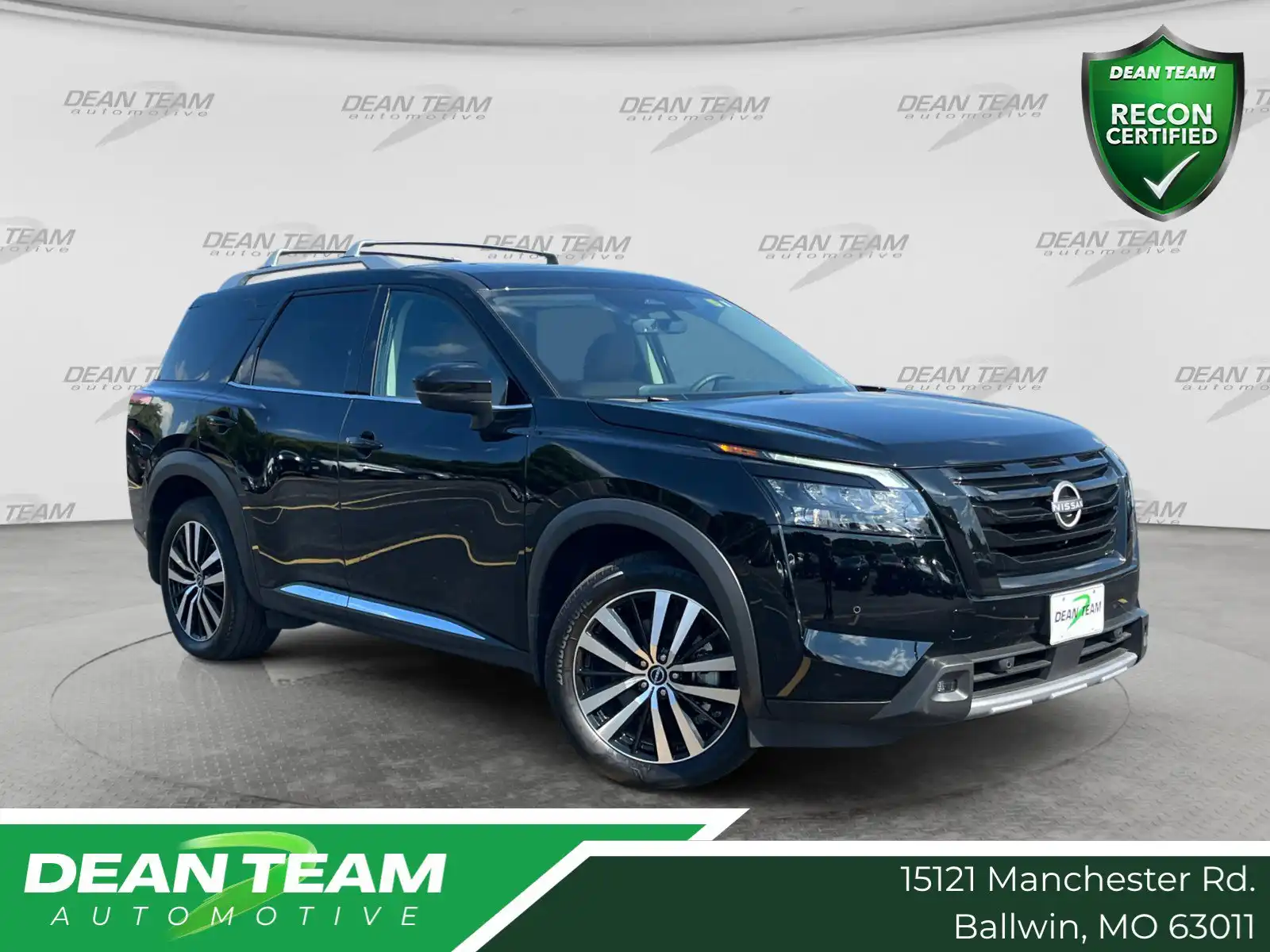 2025 Nissan Pathfinder Platinum 4WD's photo