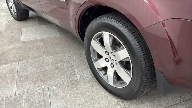 2015 Honda Pilot 4WD Touring w/RES & Navigation photo 3
