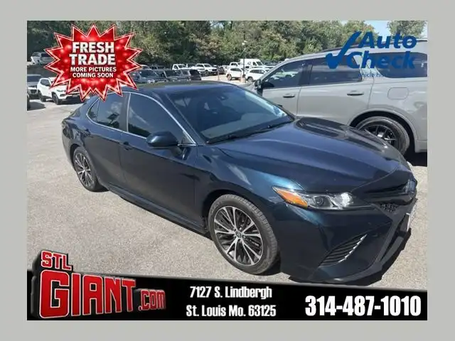2020 Toyota Camry 2.5 Auto SE's photo