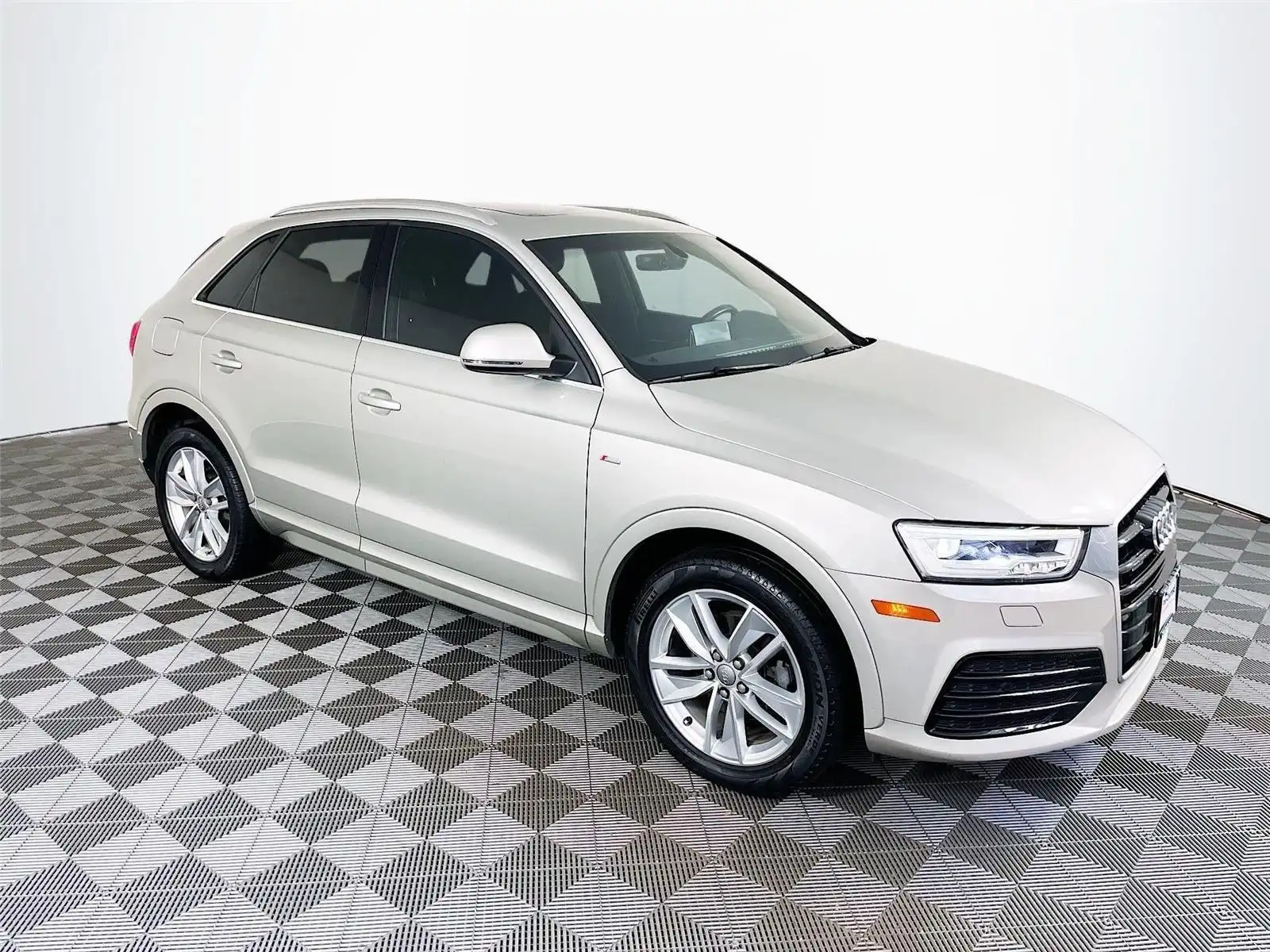 2018 Audi Q3 2.0T Premium Plus quattro's photo