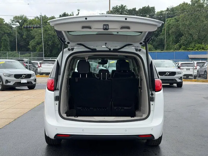 2020 Chrysler Pacifica Limited photo 5