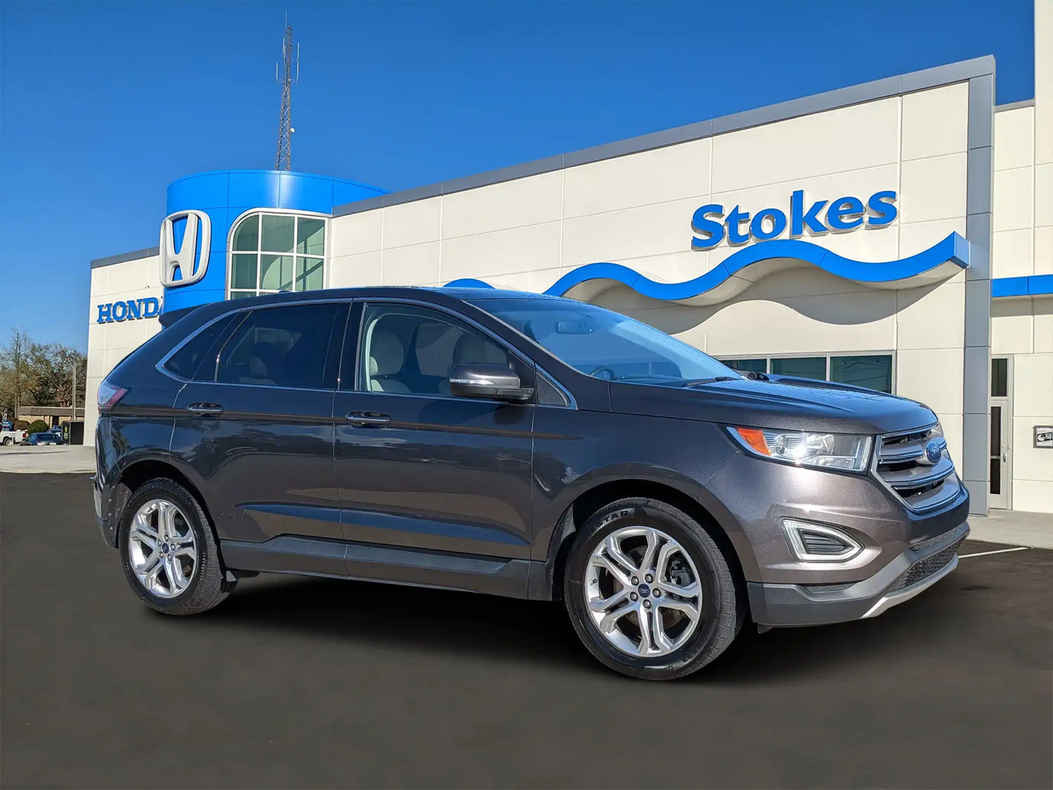 2018 Ford Edge Titanium's photo
