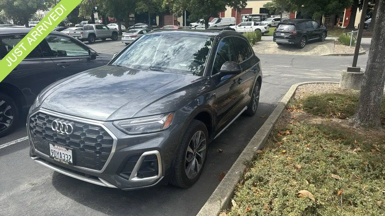 2023 Audi Q5 45 Premium Plus's photo