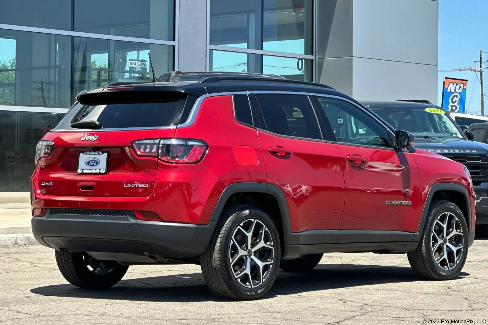 2025 Jeep Compass Limited 4X4 photo 4