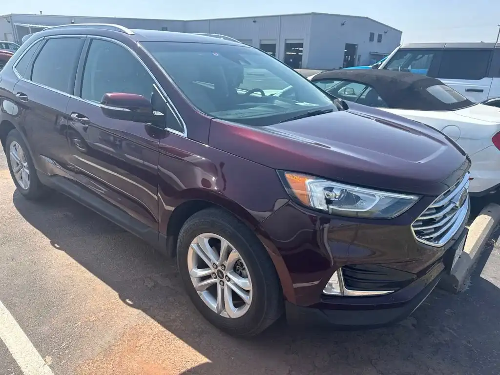 2019 Ford Edge SEL's photo