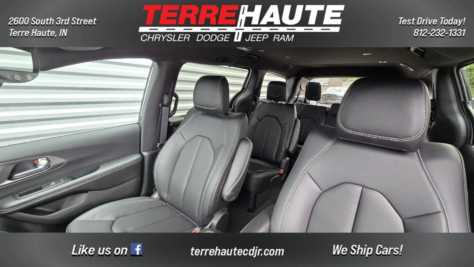 2027 Chrysler Pacifica Select photo 5