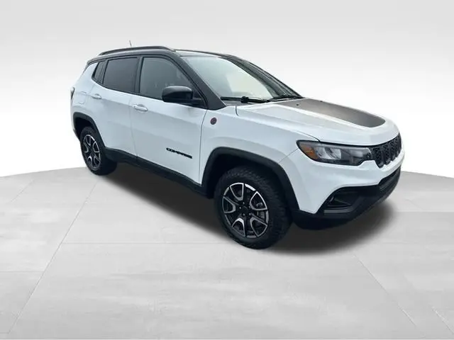 2025 Jeep Compass Trailhawk 4X4 photo 3