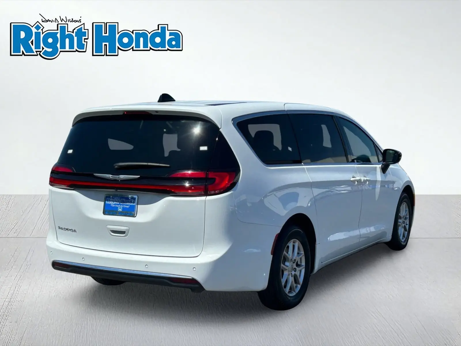 2025 Chrysler Pacifica Select photo 5