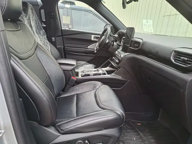 2020 Ford Explorer ST 4WD photo 3