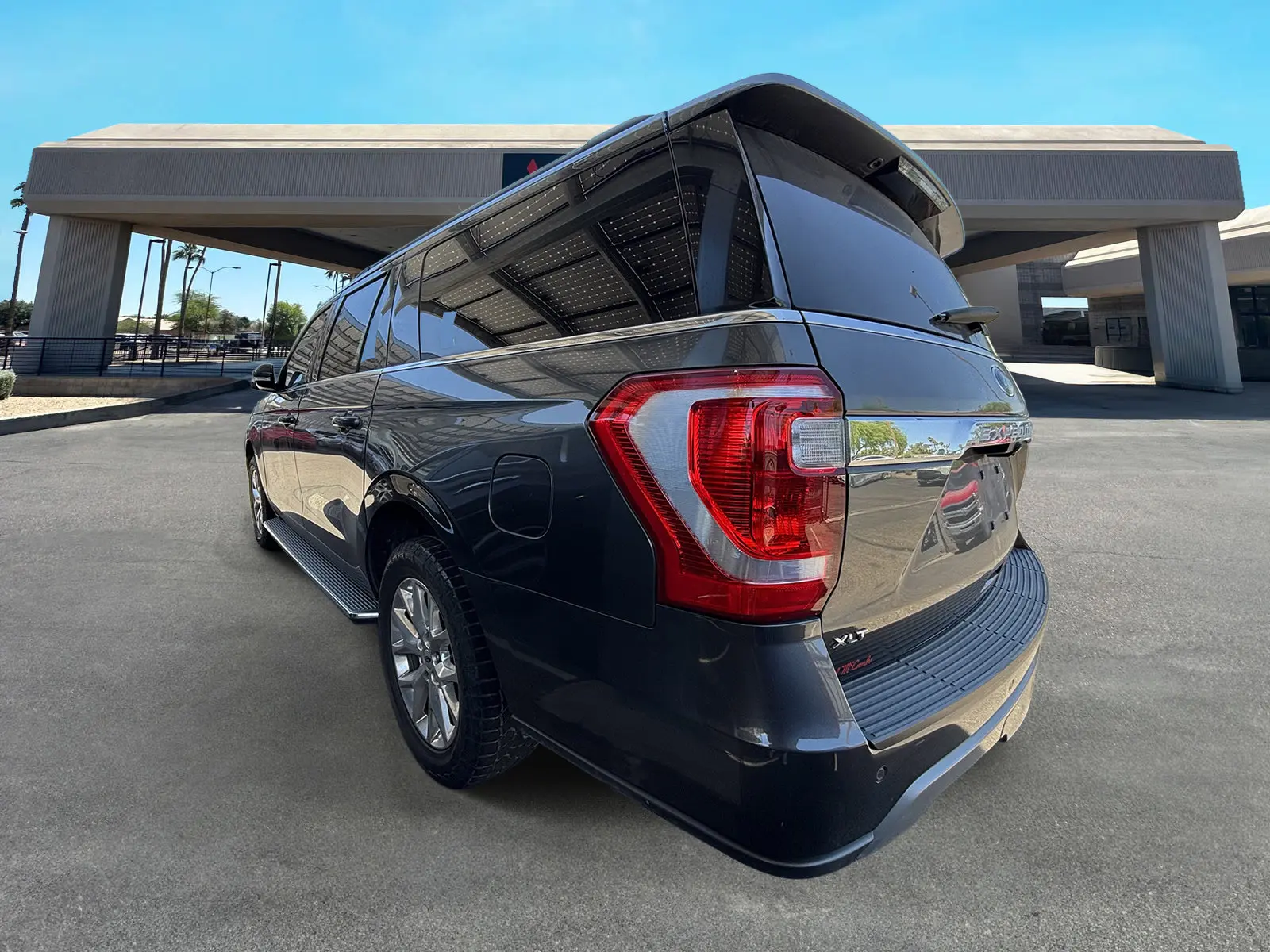 2021 Ford Expedition XLT MAX photo 4