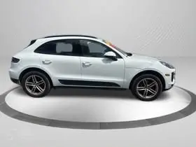2021 Porsche Macan Base photo 4